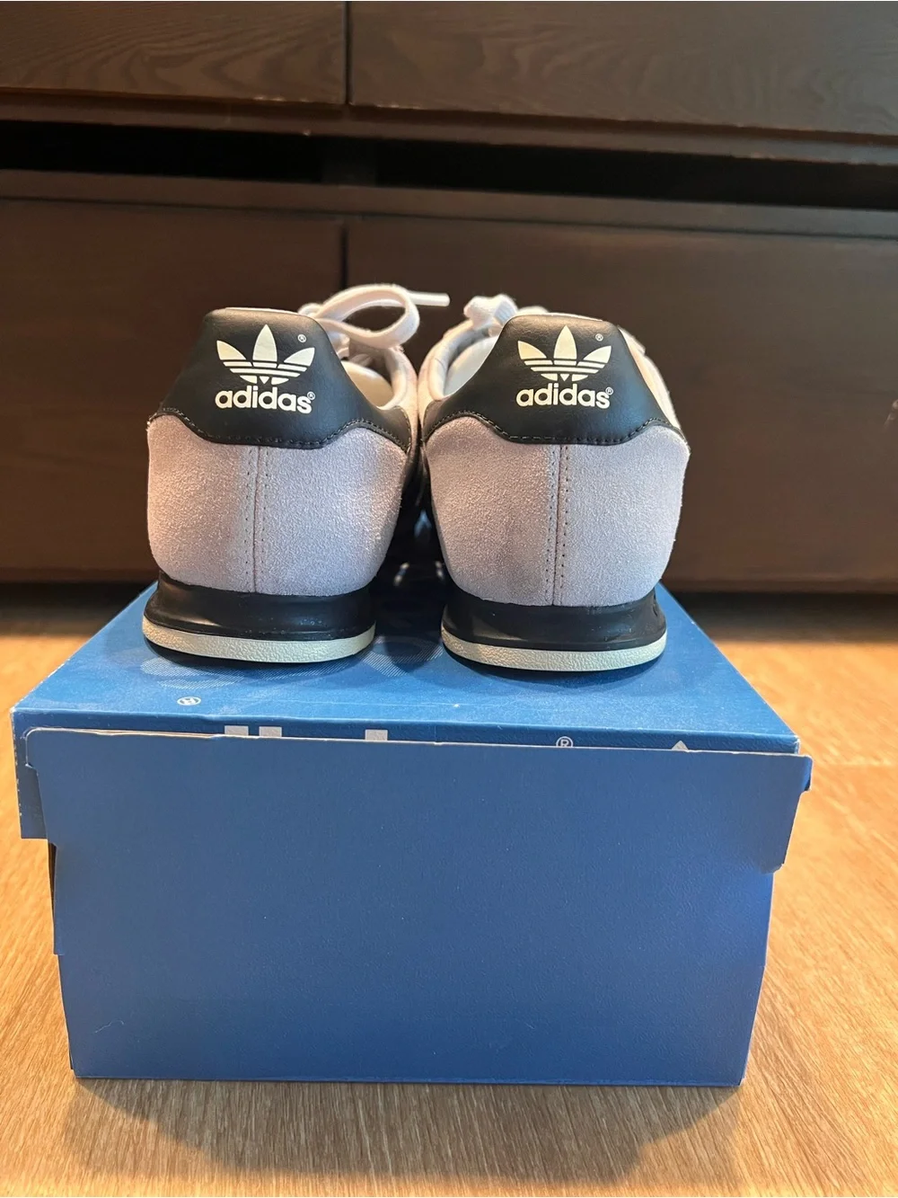 adidas Originals Guam Sneakers Grey Three Black Suede IG6181 Women’s US 8 w/ Box